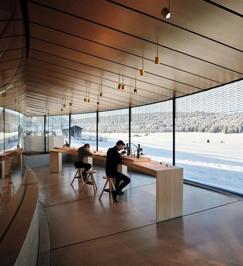 在AP愛彼博物館[Re]master 01計(jì)時碼表串接起制表大師的過去與未來-復(fù)刻表