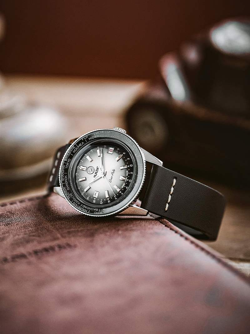 雷達(dá)表推出全新庫克船長Over-Pole Worldtimer限量版-復(fù)刻表