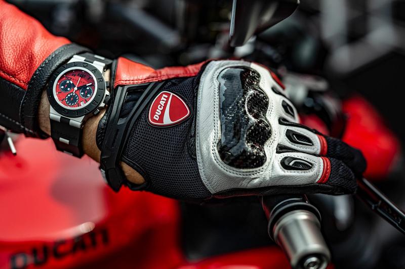 義大利血統(tǒng)強強聯(lián)手！寶格麗推出DUCATI聯(lián)名表-復刻表