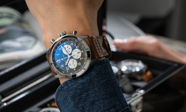 立志飛翔的魅力百年靈就是知道｜Super AVI航空計時碼表戰機特別版-復刻表