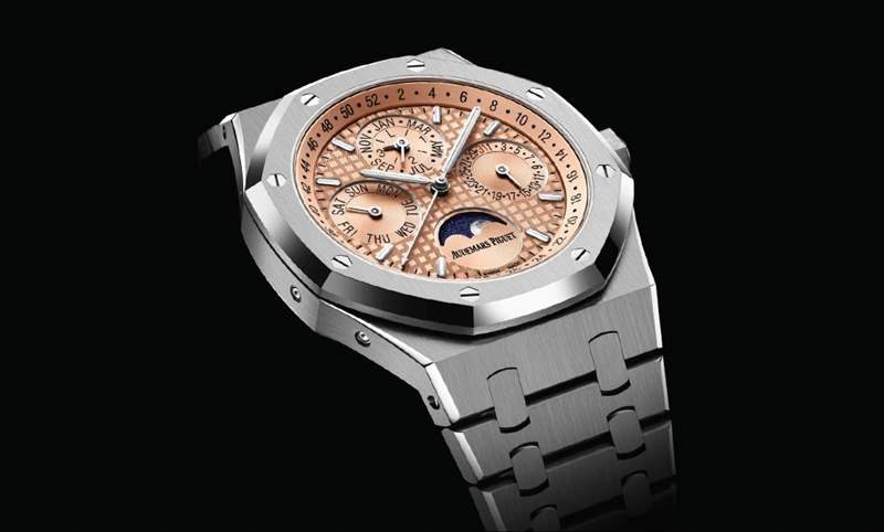 鮭魚面、鈦金屬表殼！愛(ài)彼皇家橡樹(shù)萬(wàn)年歷限量版走出日本，全球發(fā)行-復(fù)刻表