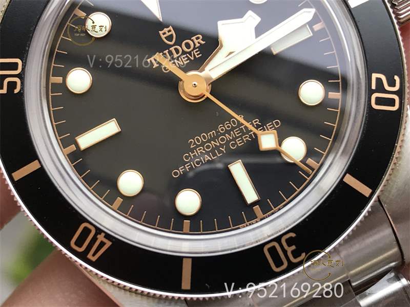 ZF廠帝舵碧灣M79030N腕表頂級復(fù)刻版本對比正品怎么樣-復(fù)刻表