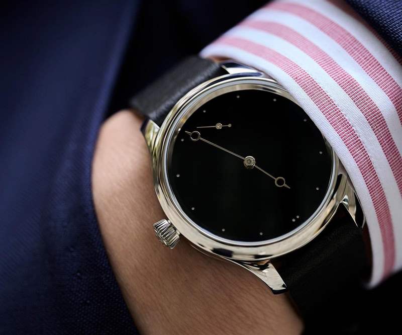 極黑低調！亨利慕時限量Total Eclipse腕表用日全蝕做設計-復刻表