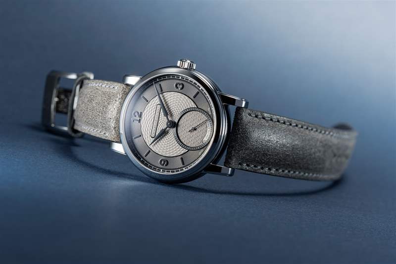 芬蘭小眾手表Kari Voutilainen的Schwarz Etienne Roma Synergy獨(dú)特紋路手表-復(fù)刻表