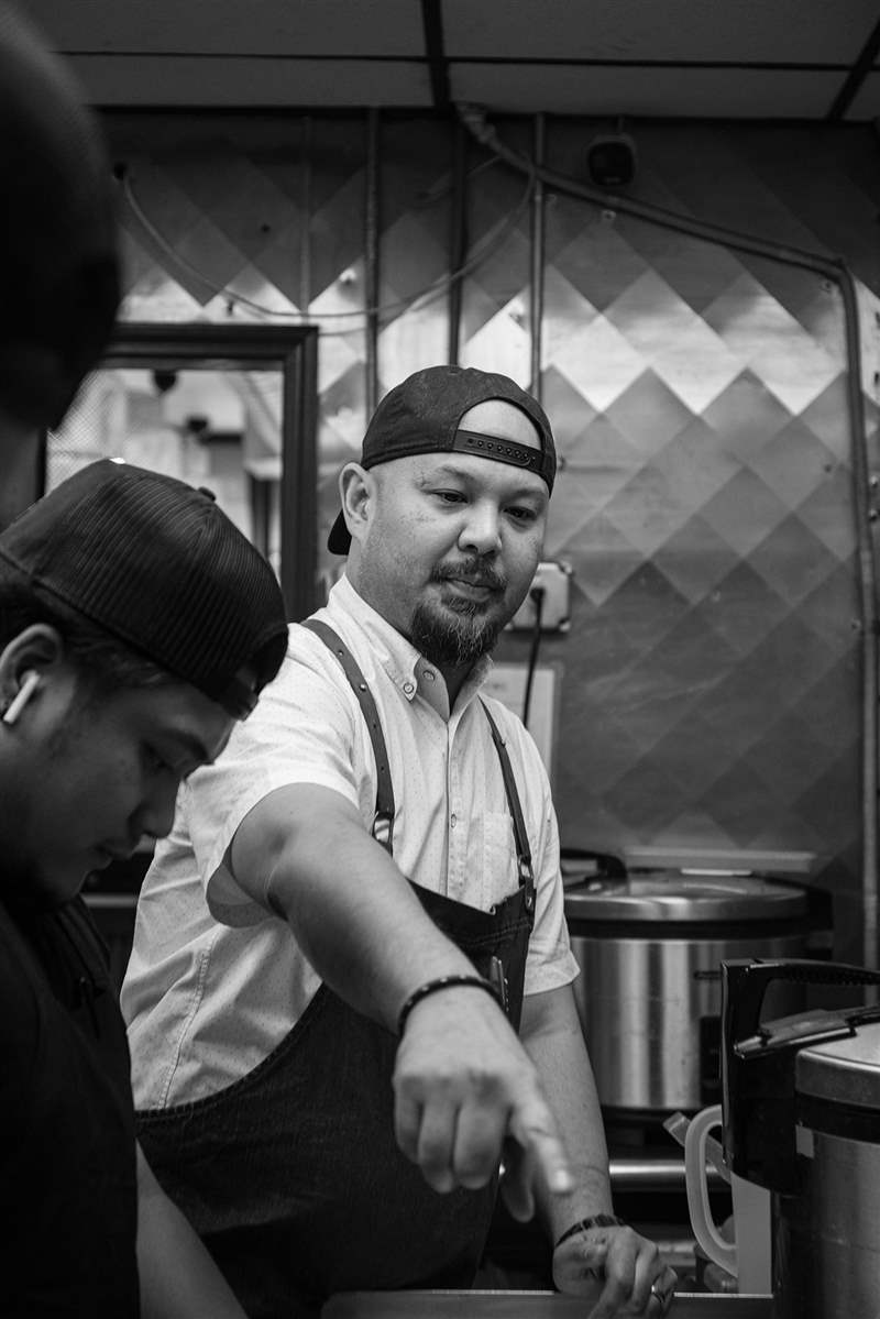 四+一“我需要一塊堅(jiān)固的手表，在電視上看起來(lái)真的很好，并且可以在泡沫中幸存下來(lái)”-復(fù)刻表