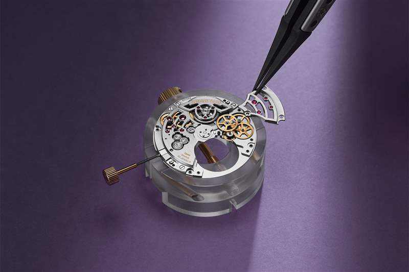 推出愛(ài)彼皇家橡樹(shù)自動(dòng)上鏈飛行陀飛輪超薄 RD#3 英寸 37 毫米-復(fù)刻表