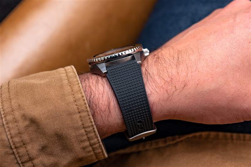 動手實(shí)踐公民的最新鈦潛水手表是沒有重量的新復(fù)古-復(fù)刻表