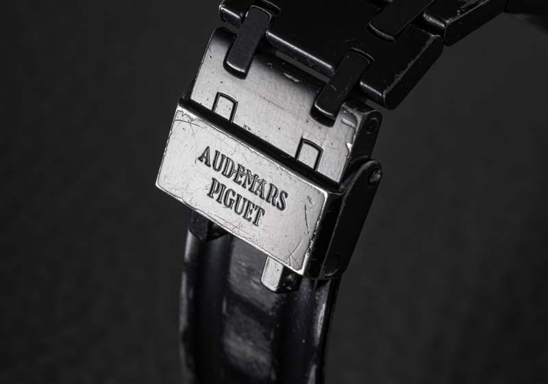 香奈兒設(shè)計(jì)師和哥特勛爵卡爾·拉格斐佩戴的皇家橡樹(shù)-復(fù)刻表