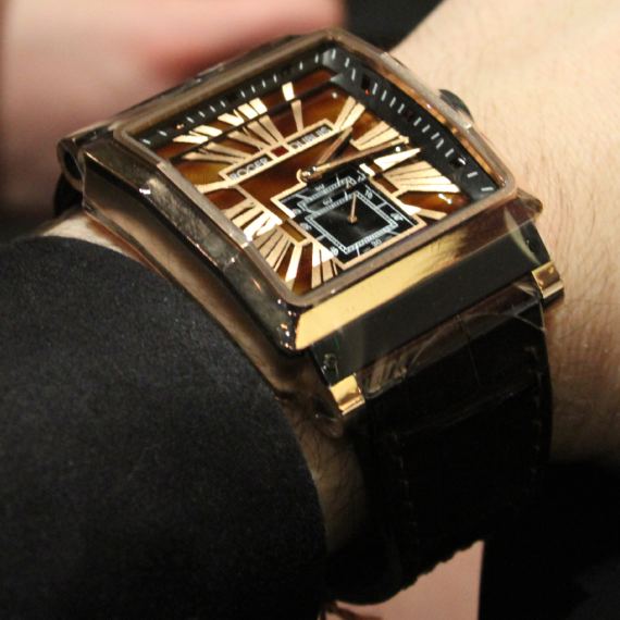 羅杰杜彼國王廣場(chǎng)Roger Dubuis Kingsqaure導(dǎo)柱輪計(jì)時(shí)腕表-復(fù)刻表