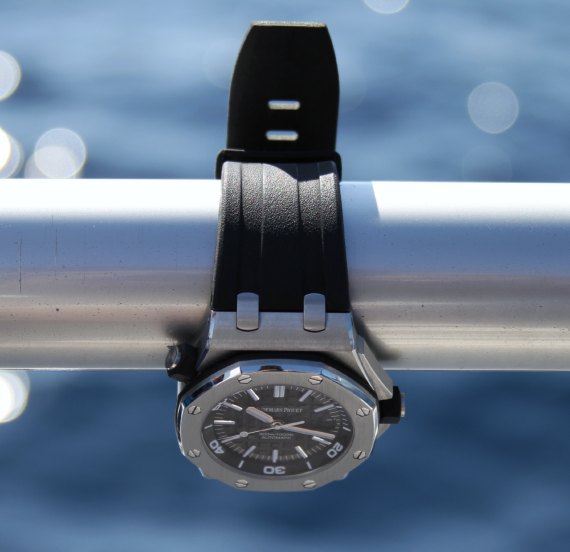 愛(ài)彼皇家橡樹(shù)近海潛水腕表-復(fù)刻表