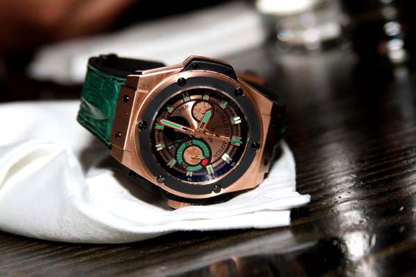 拳擊傳奇的Hublot手表和拍賣會-復(fù)刻表