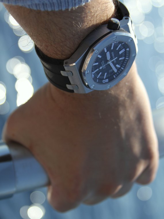 愛(ài)彼皇家橡樹(shù)近海潛水腕表-復(fù)刻表