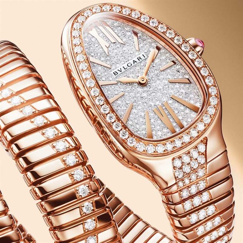 寶格麗Serpenti Tubogas Infinity呈現(xiàn)出活靈活現(xiàn)的靈蛇曲線-復(fù)刻表