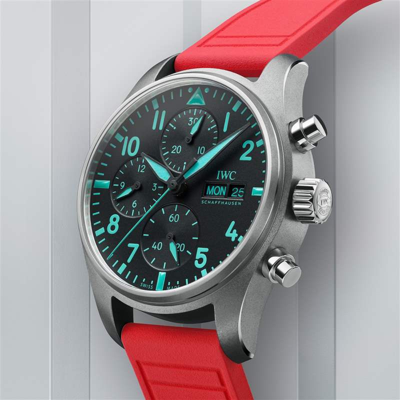 萬國推出Pilot’s Watch Chronograph 41 Mercedes-AMG Petronas Formula One Team Miami Pink計時碼表-復(fù)刻表