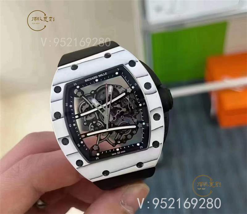 土豪揚言要買手表就要買貴的(你贊同嗎)-復(fù)刻表