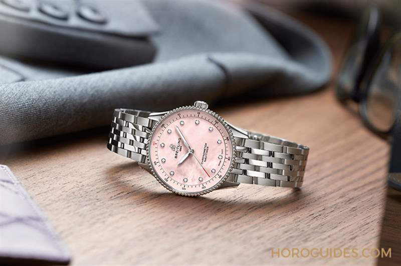 輕霧粉與淺藍(lán)色珍珠母貝面盤Navitimer也可以唯美-復(fù)刻表