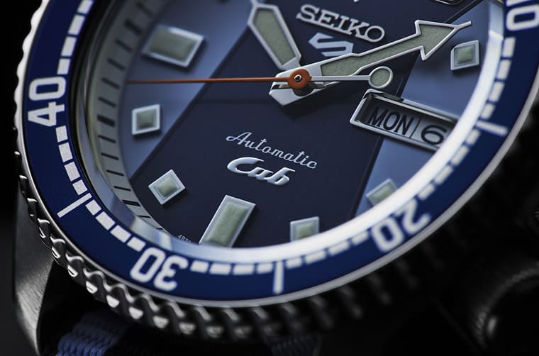 SEIKO第三款HONDA本田小狼聯(lián)名表5 Sports系列化身經(jīng)典摩托車-復(fù)刻表