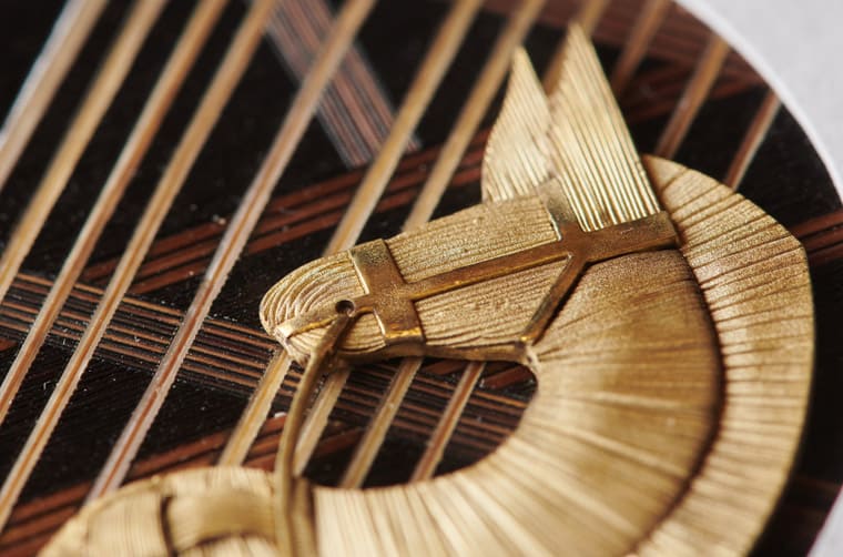 愛馬仕Slim d'Hermès懷表以馬鬃細工鑲嵌搭配雕刻工藝詮釋駿馬絲巾主題-復刻表