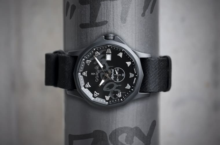 昆侖表海軍上將小三針以陶瓷表殼結合涂鴉藝術揮灑現代風格-復刻表