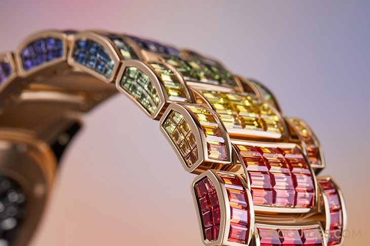 Ladies First！百達(dá)翡麗最新Aquanaut Luce「彩虹」三問(wèn)表與Nautilus織紋復(fù)合表帶-復(fù)刻表