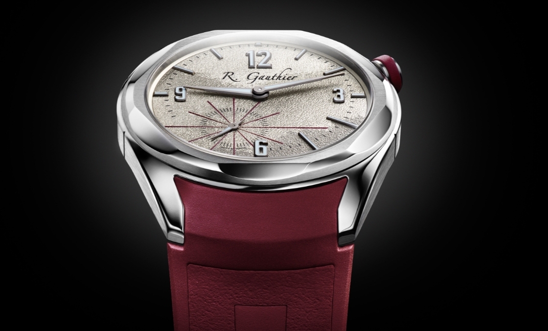 Romain Gauthier C系列推出第五代鈦金屬新作! 獨(dú)特的手工鑿刻紋理香檳面-復(fù)刻表